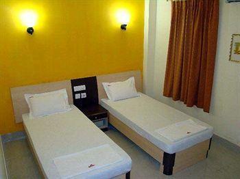 Santana Hotel ปูรี ภายนอก รูปภาพ