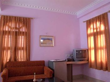 Santana Hotel ปูรี ภายนอก รูปภาพ